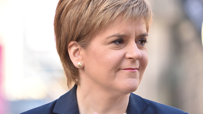 Η Νίκολα Στέρτζιον δηλώνει αθώα – Συνεργάζεται με τις Αρχές στην έρευνα για το κόμμα SNP